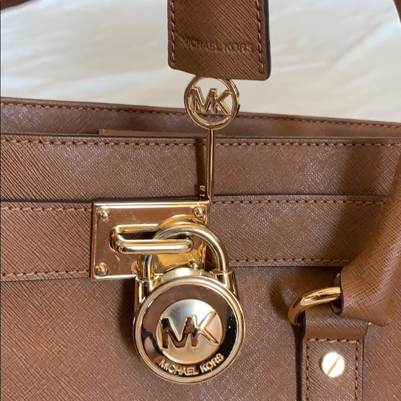 Michael Kors Hamilton Bag - Picture 8 of 8